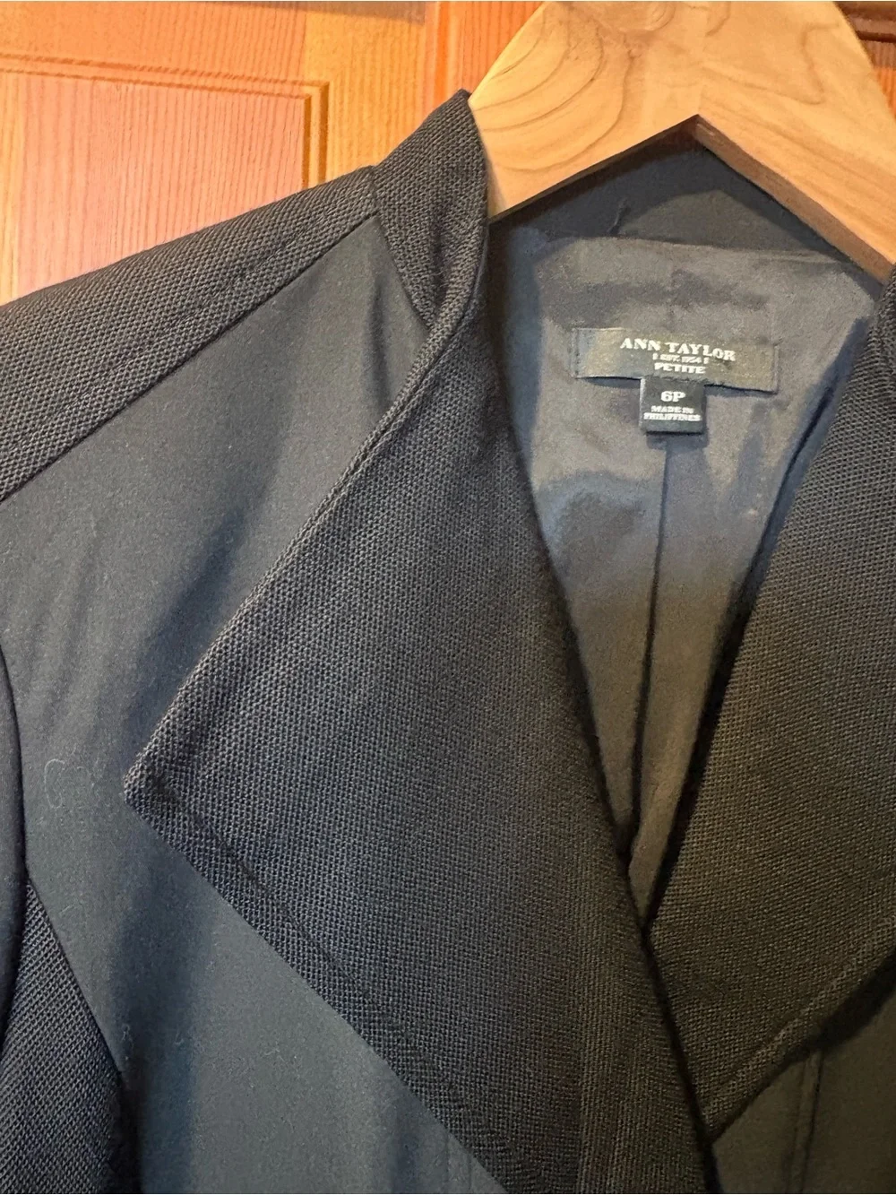 Ann Taylor Black Cropped Blazer 6p Petite